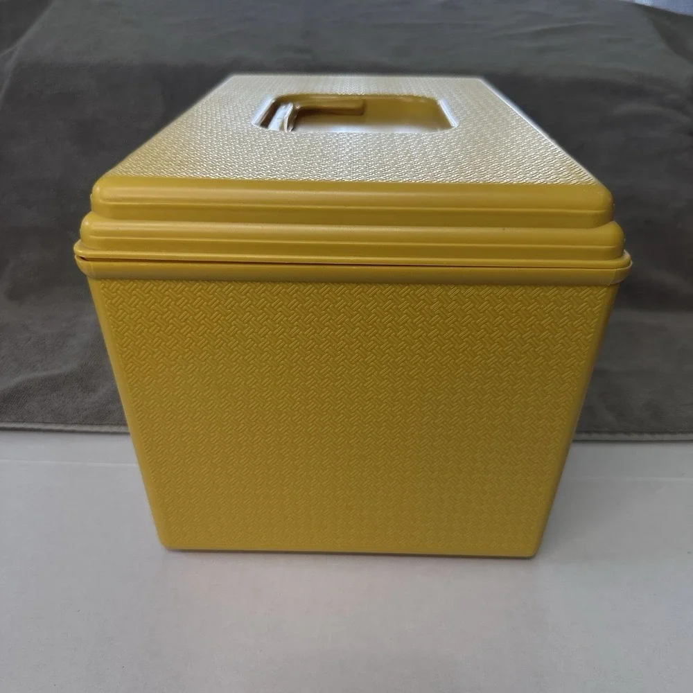 Vintage Wil-hold Wilson Mfg Corp Sewing Box W/Tray Yellow Plastic MCM